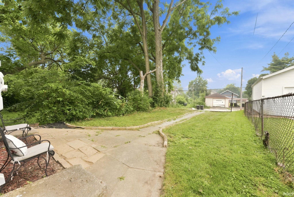 Photo of 1419 Saint Marys Avenue, Fort Wayne, IN 46808 (MLS # 202629009)