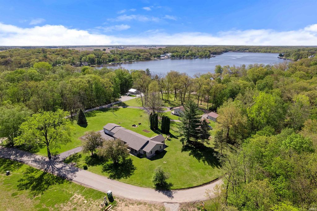 Photo of 5802 E Chalmers Road, Monticello, IN 47960 (MLS # 202616439)