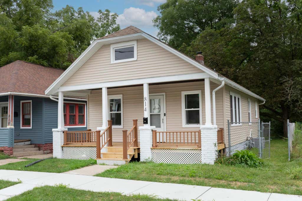 Photo of 814 Sancome Avenue, South Bend, IN 46628 (MLS # 202633402)