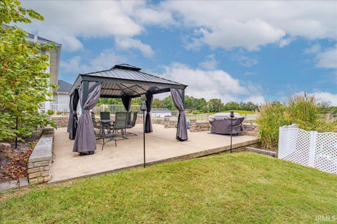 Tiny photo for 6400 N Happe Road, Evansville, IN 47720 (MLS # 202643088)