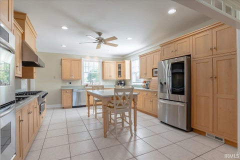 Tiny photo for 6400 N Happe Road, Evansville, IN 47720 (MLS # 202643088)