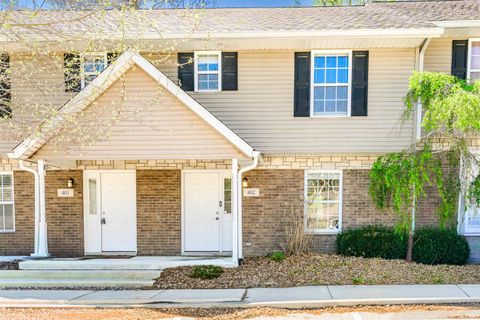 Photo of 1250 W Adam's Hill Circle #402, Bloomington, IN 47403 (MLS # 202612440)