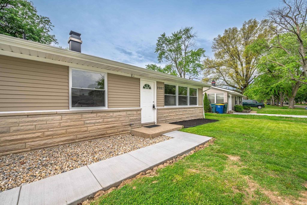 Photo of 2007 W Sheffield Drive, Muncie, IN 47304 (MLS # 202615321)