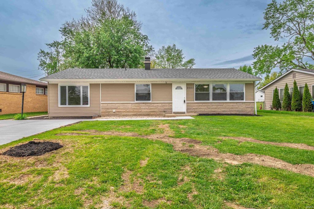 Photo of 2007 W Sheffield Drive, Muncie, IN 47304 (MLS # 202615321)