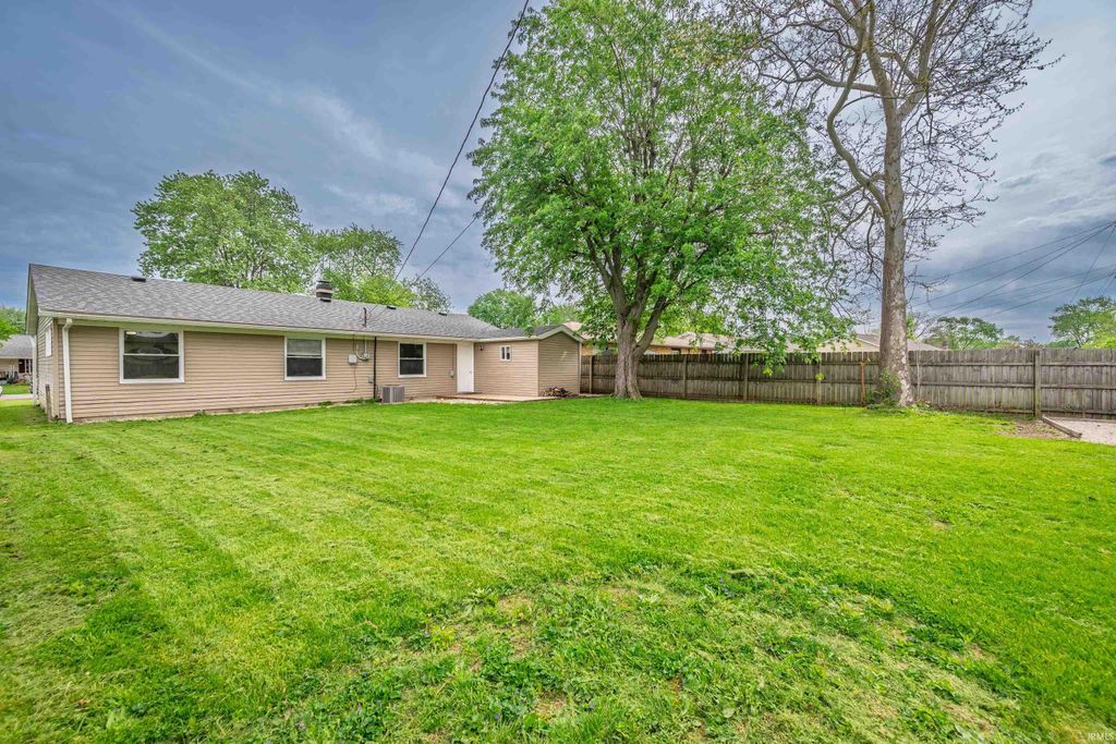 Photo of 2007 W Sheffield Drive, Muncie, IN 47304 (MLS # 202615321)