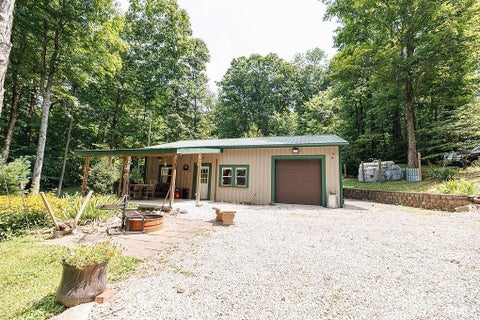 Photo of 1405 Lakeside Drive, Spencer, IN 47460 (MLS # 202633146)