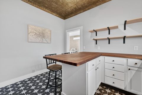 Tiny photo for 921 W Mulberry Street, Kokomo, IN 46901 (MLS # 202606329)