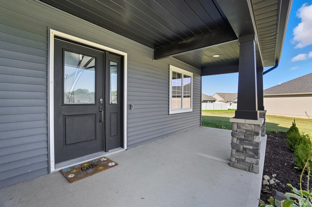 Photo of 1701 Birch Run, Auburn, IN 46706 (MLS # 202541118)