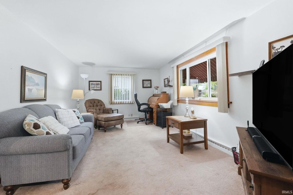 Photo of 7314 Bluffton Road, Fort Wayne, IN 46809 (MLS # 202617671)