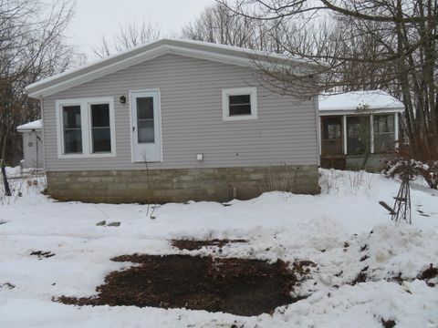 Tiny photo for 6295 LOGANSPORT Road, Logansport, IN 46947 (MLS # 202548360)
