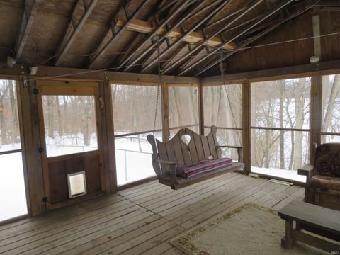 Tiny photo for 6295 LOGANSPORT Road, Logansport, IN 46947 (MLS # 202548360)