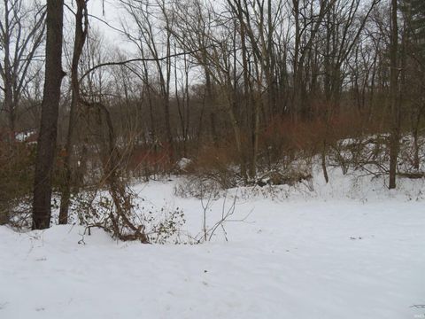 Tiny photo for 6295 LOGANSPORT Road, Logansport, IN 46947 (MLS # 202548360)