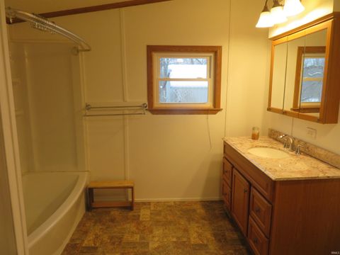 Tiny photo for 6295 LOGANSPORT Road, Logansport, IN 46947 (MLS # 202548360)