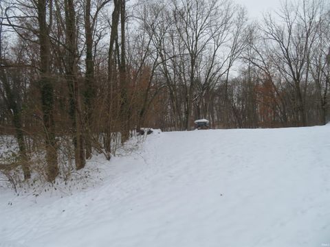 Tiny photo for 6295 LOGANSPORT Road, Logansport, IN 46947 (MLS # 202548360)