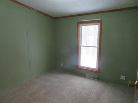 Tiny photo for 6295 LOGANSPORT Road, Logansport, IN 46947 (MLS # 202548360)
