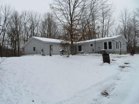 Photo of 6295 LOGANSPORT Road, Logansport, IN 46947 (MLS # 202548360)