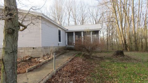 Tiny photo for 6295 LOGANSPORT Road, Logansport, IN 46947 (MLS # 202548360)