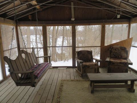 Tiny photo for 6295 LOGANSPORT Road, Logansport, IN 46947 (MLS # 202548360)