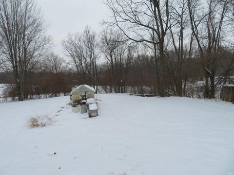 Tiny photo for 6295 LOGANSPORT Road, Logansport, IN 46947 (MLS # 202548360)