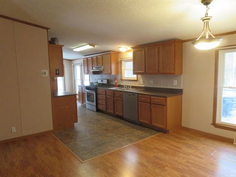 Tiny photo for 6295 LOGANSPORT Road, Logansport, IN 46947 (MLS # 202548360)