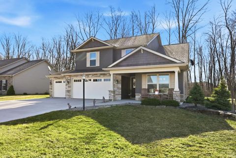 Photo of 5525 Kodiak Trail, Auburn, IN 46706 (MLS # 202611066)