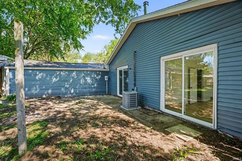 Tiny photo for 3117 Sunnymede Avenue, South Bend, IN 46615 (MLS # 202616342)