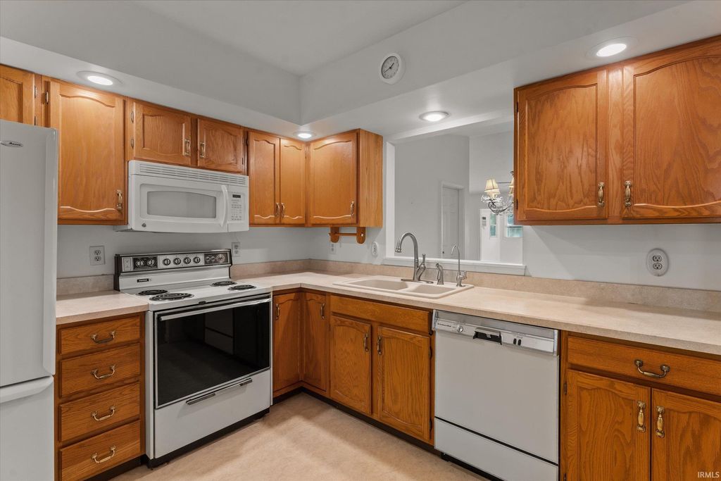 Photo of 5725 Aberdeen Court, South Bend, IN 46614 (MLS # 202544164)