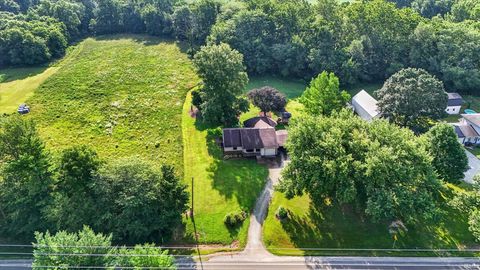 Tiny photo for 3545 S State Road 29, Bringhurst, IN 46913 (MLS # 202629164)