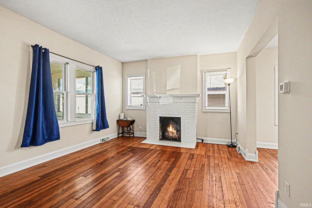 Photo of 1736 Lincolnway W Street, Osceola, IN 46561 (MLS # 202614142)