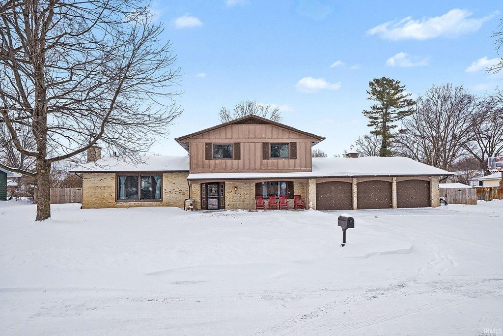Photo of 2412 Kenilworth Drive, Elkhart, IN 46514 (MLS # 202602965)