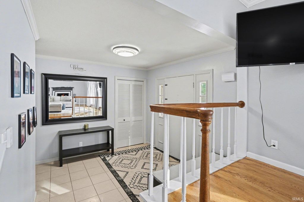 Photo of 2412 Kenilworth Drive, Elkhart, IN 46514 (MLS # 202602965)