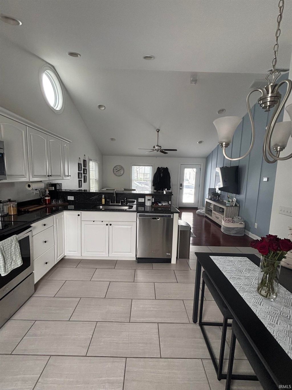 Photo of 3213 Forest Avenue, Evansville, IN 47712 (MLS # 202603601)