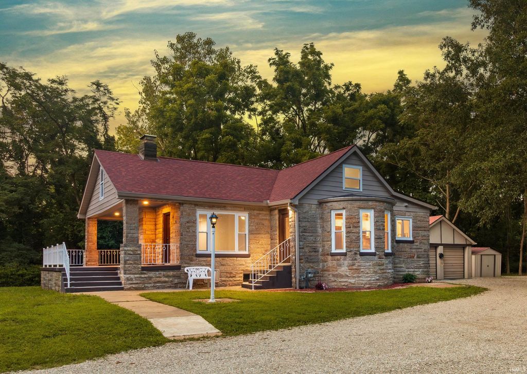 Photo of 9325 Baumgart Road, Evansville, IN 47725 (MLS # 202612392)