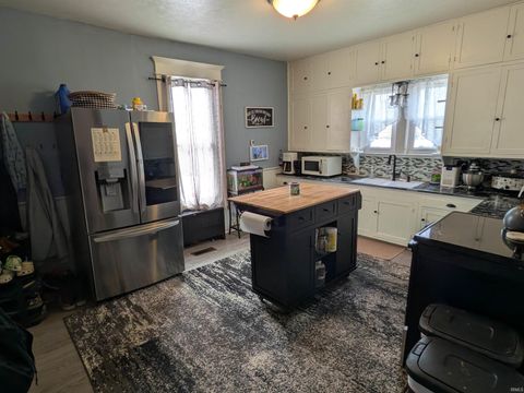 Tiny photo for 15 E main Street, Rossville, IN 46065 (MLS # 202608659)