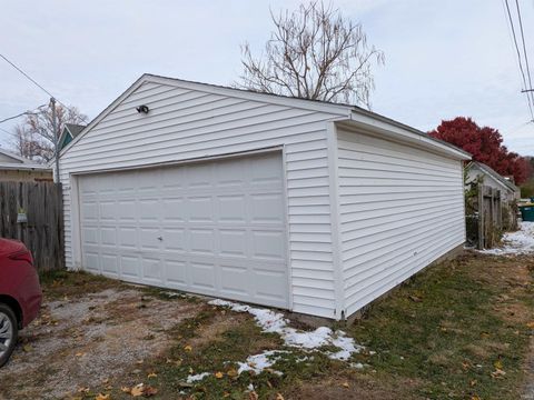 Tiny photo for 15 E main Street, Rossville, IN 46065 (MLS # 202608659)