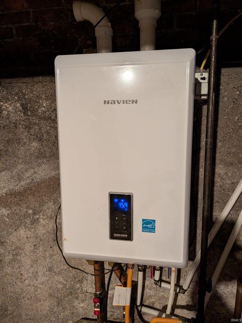 Tiny photo for 15 E main Street, Rossville, IN 46065 (MLS # 202608659)