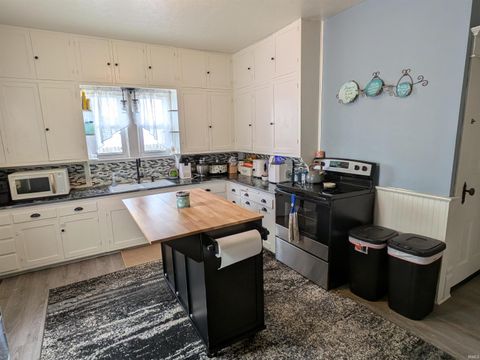 Tiny photo for 15 E main Street, Rossville, IN 46065 (MLS # 202608659)