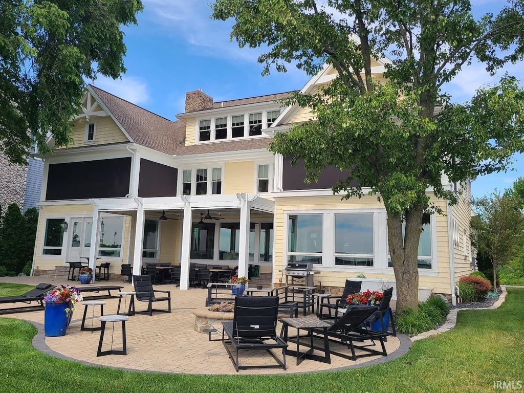Photo of 11925 N Ogden Point Road, Syracuse, IN 46567 (MLS # 202620820)