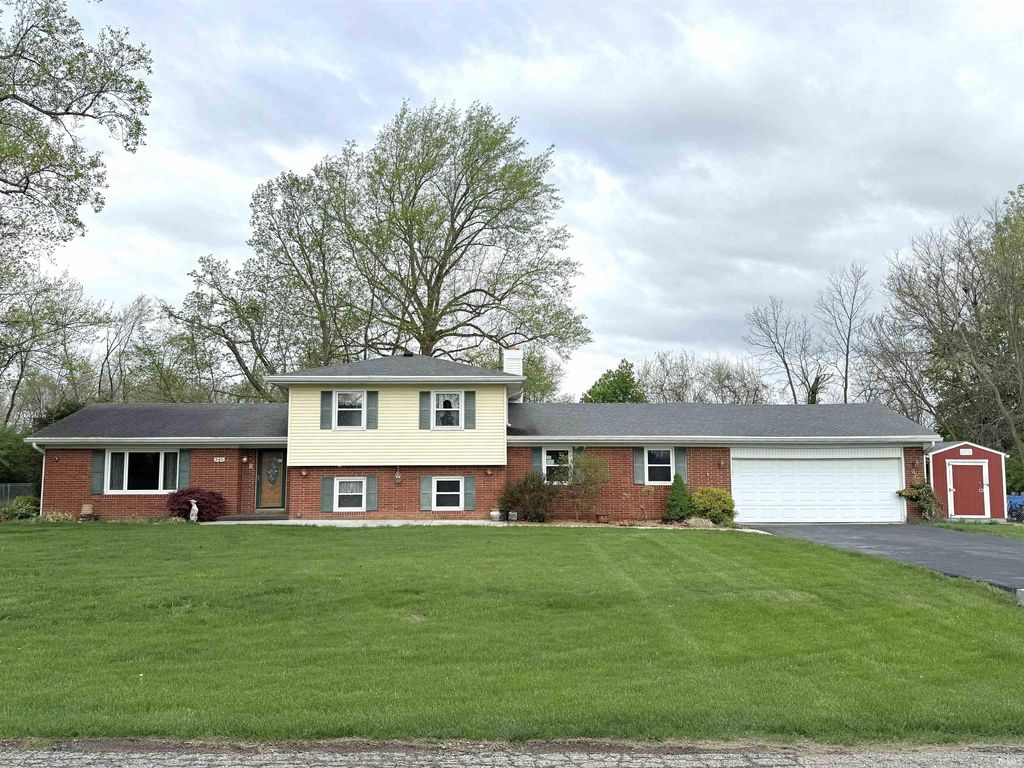 Photo of 345 N Pleasant Run, Crawfordsville, IN 47933 (MLS # 202613460)