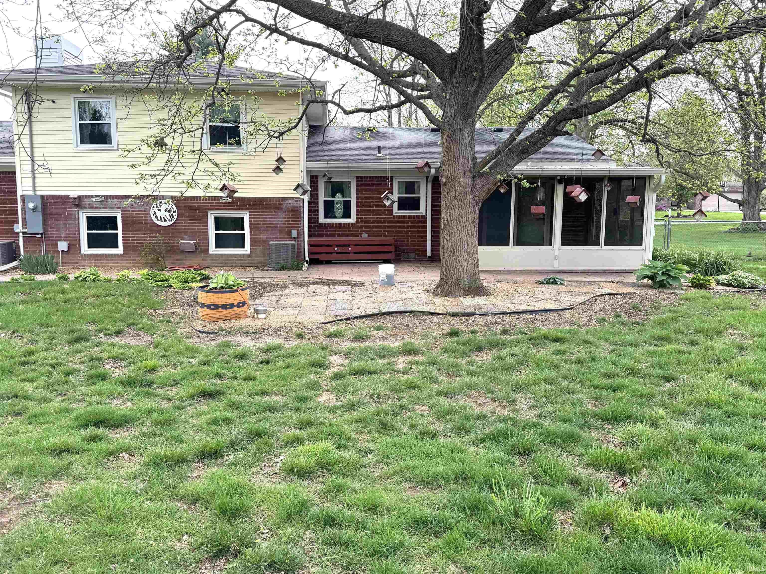 345 N Pleasant Run