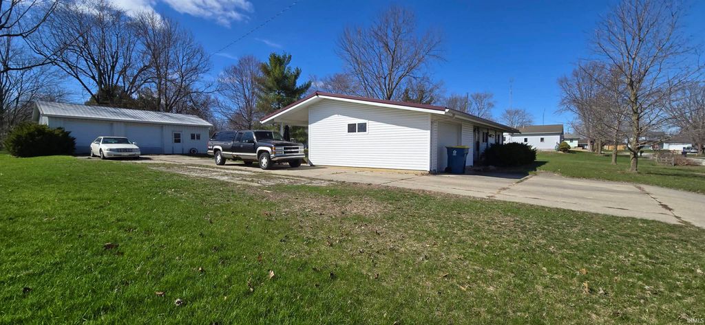 Photo of 706 Meadowdale Drive, North Manchester, IN 46962 (MLS # 202609626)