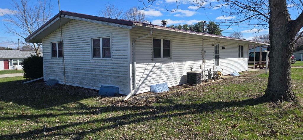 Photo of 706 Meadowdale Drive, North Manchester, IN 46962 (MLS # 202609626)