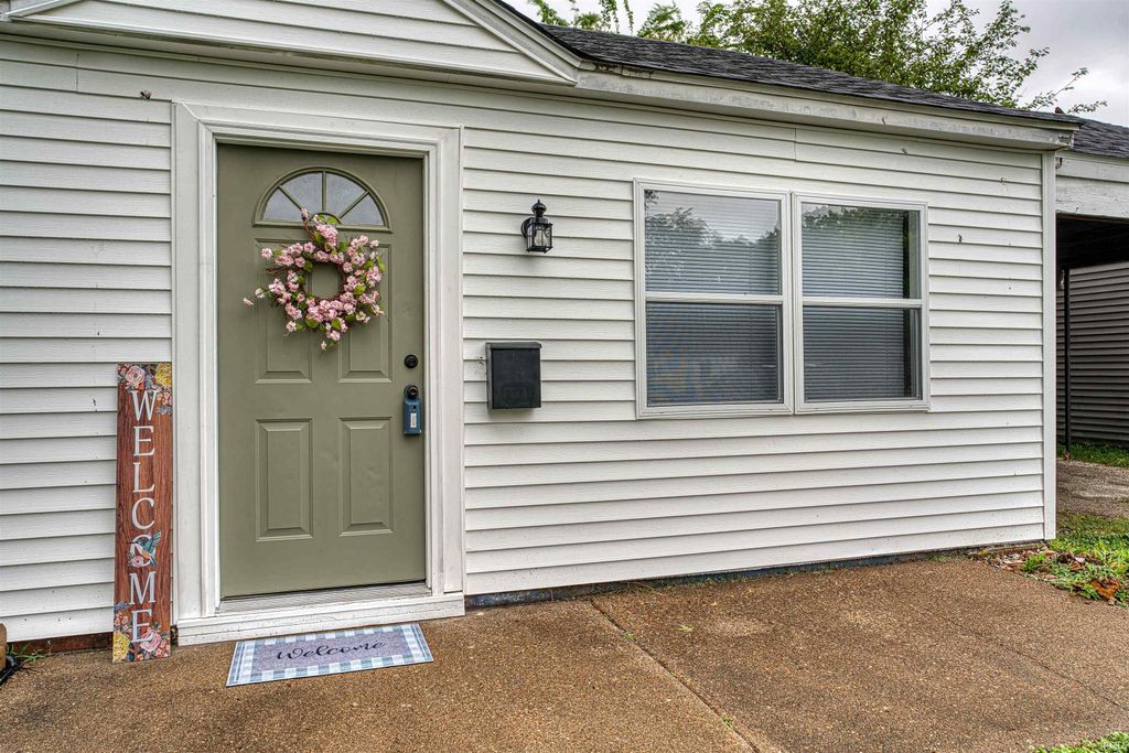 Photo of 2412 Herbert Avenue, Evansville, IN 47714 (MLS # 202615607)