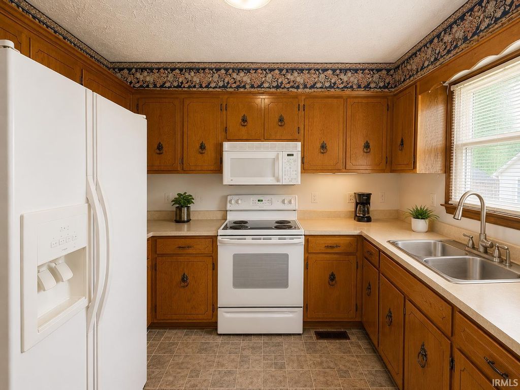 Photo of 104 N Brandywine Court, Salem, IN 47167 (MLS # 202626138)