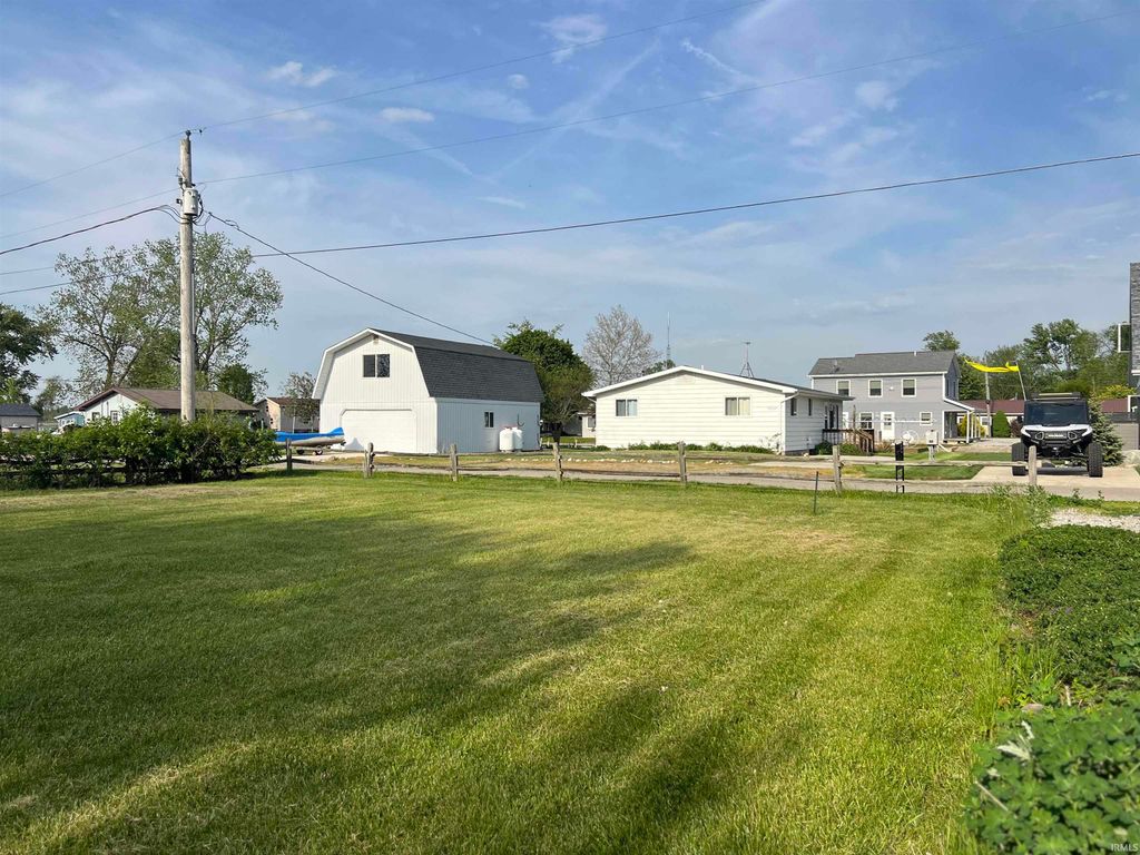 Photo of 395 Ln 250c Lake Pleasant, Orland, IN 46776 (MLS # 202618793)