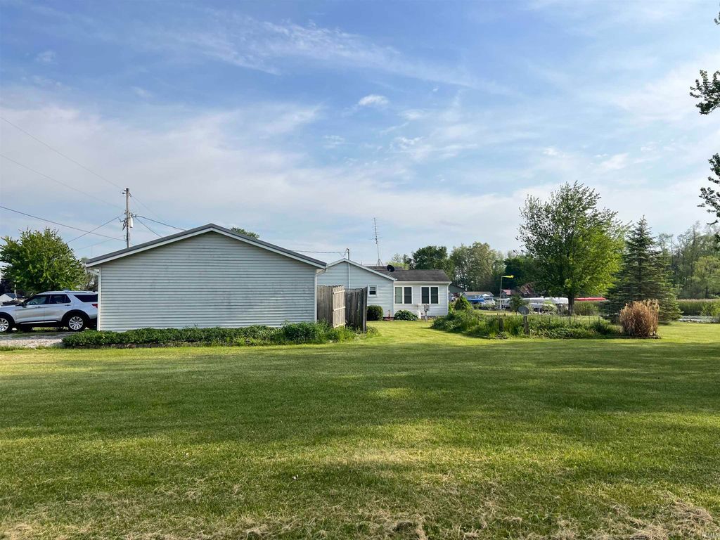 Photo of 395 Ln 250c Lake Pleasant, Orland, IN 46776 (MLS # 202618793)