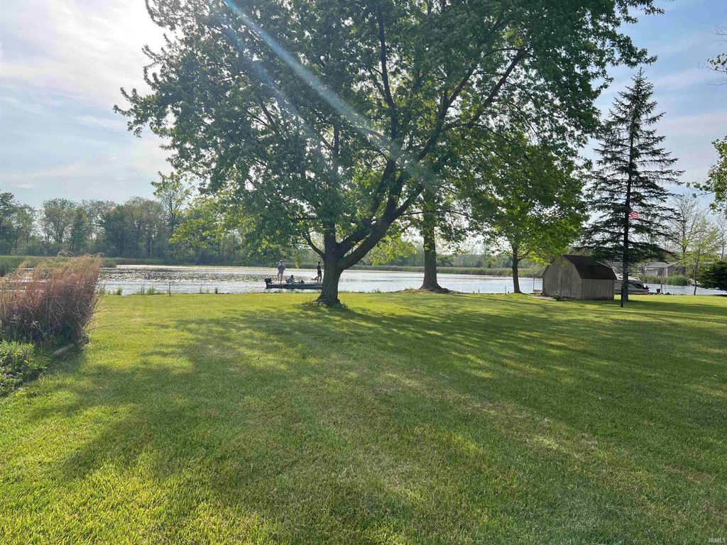 Photo of 395 Ln 250c Lake Pleasant, Orland, IN 46776 (MLS # 202618793)
