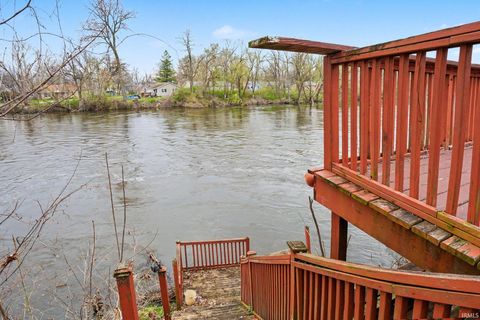 Tiny photo for 190 S Shore Drive, Elkhart, IN 46516 (MLS # 202610889)