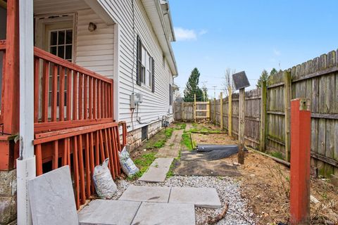 Tiny photo for 190 S Shore Drive, Elkhart, IN 46516 (MLS # 202610889)