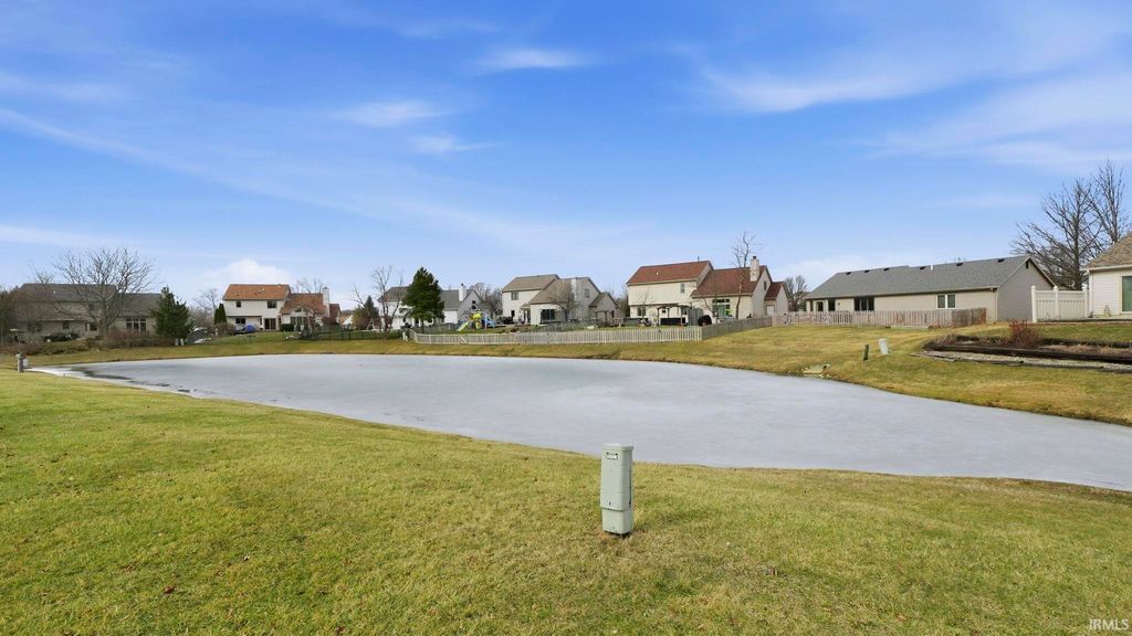 Photo of 1514 Colebrook Court, Fort Wayne, IN 46845 (MLS # 202605145)